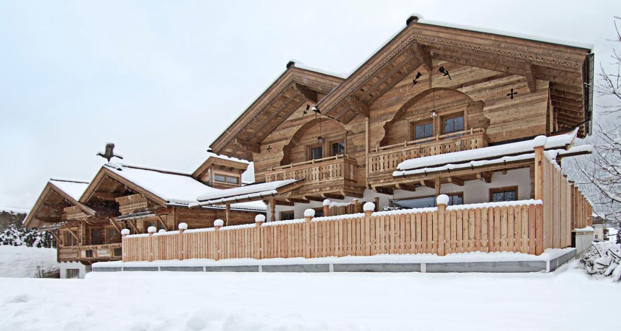Alpenchalet Bruecke Mayrhofen Rum bild