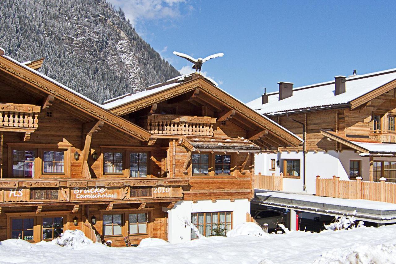 Alpenchalet Bruecke Mayrhofen Rum bild